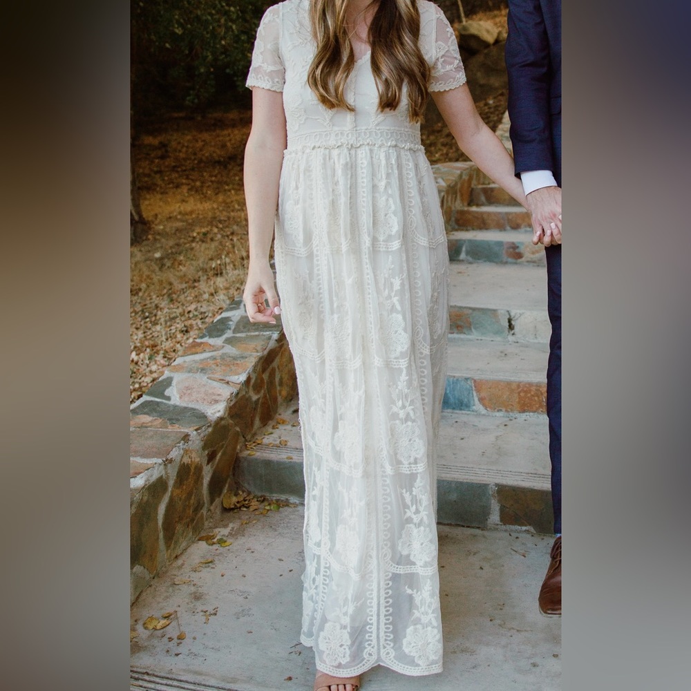 Boho Lace Wedding Dress- perfect for summer